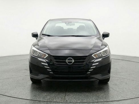 Used 2025 Nissan Versa SV image 2