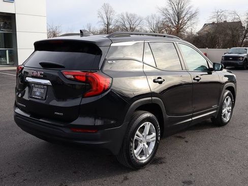 Used 2021 GMC Terrain SLE w/ Driver Convenience Package AWD/4WD image 3