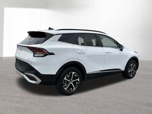 Certified 2025 Kia Sportage EX w/ Premium Package AWD/4WD image 3