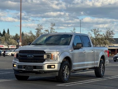 Used 2018 Ford F150 XLT w/ Equipment Group 302A Luxury image 4