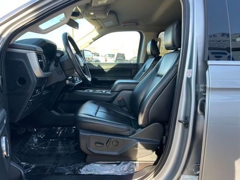 Used 2023 Ford Expedition Max XLT image 31