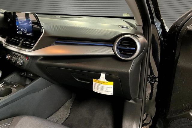 Used 2026 Chevrolet Trax LS w/ LS Convenience Package FWD image 25