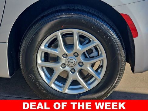 New 2026 Chrysler Pacifica Select image 39