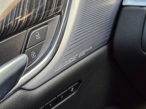Used 2023 Cadillac XT6 Premium Luxury w/ Technology Package FWD image 27