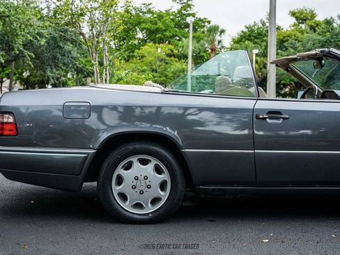 Used 1995 Mercedes-Benz E 320 Convertible image 8