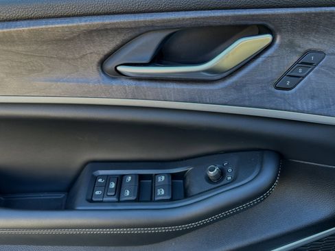 New 2024 Jeep Grand Cherokee Limited 4xe image 10