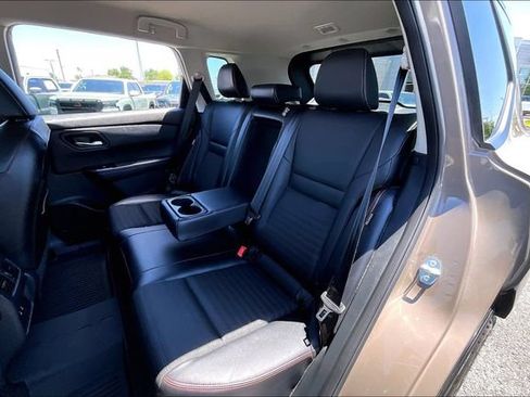 Certified 2025 Nissan Rogue SV AWD/4WD image 19