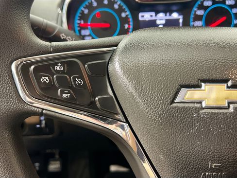 Used 2017 Chevrolet Cruze LT image 17