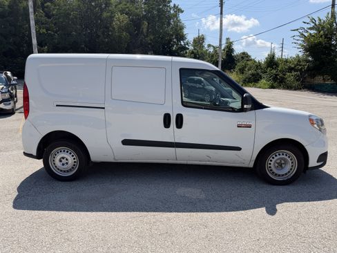 Used 2022 RAM ProMaster City Tradesman FWD image 9