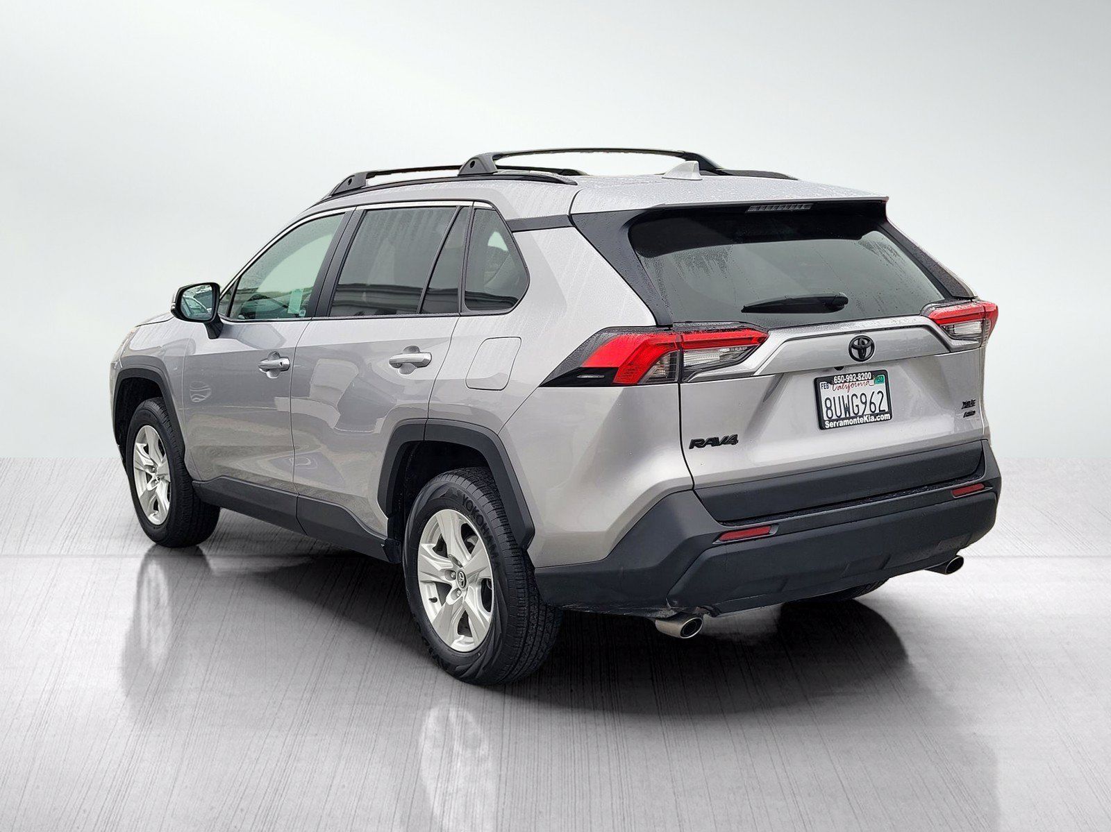 Used 2021 Toyota RAV4 XLE w/ Convenience Package AWD/4WD image 6