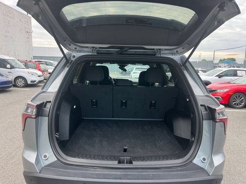 Used 2025 Chevrolet Equinox LT FWD image 30
