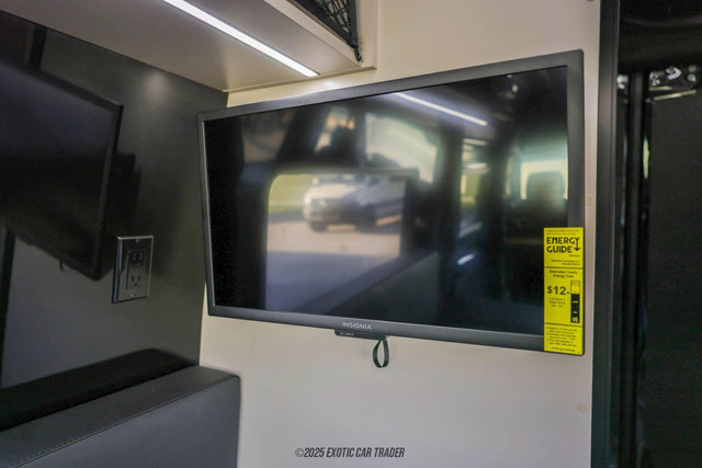 Used 2024 Mercedes-Benz Sprinter 2500 image 69