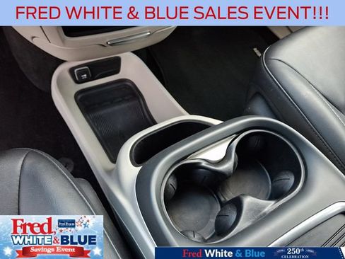 Used 2024 Chrysler Pacifica Touring-L FWD image 22
