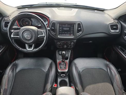 Used 2018 Jeep Compass Trailhawk w/ Cold Weather Group image 9