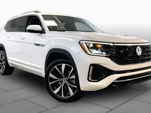 Used 2024 Volkswagen Atlas SEL Premium R-Line AWD/4WD image 2
