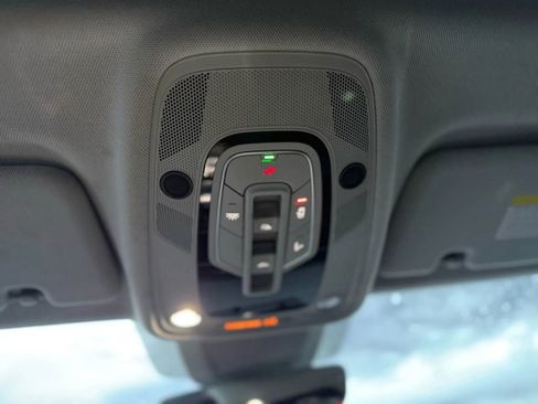 Used 2019 Audi Q8 Premium Plus w/ Premium Plus image 32