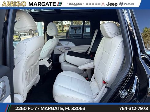 Used 2025 Mercedes-Benz GLS 450 4MATIC image 12