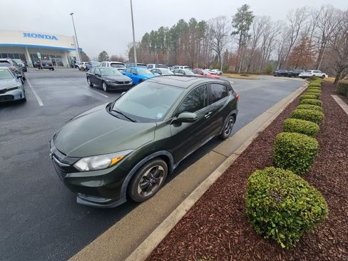 Used 2018 Honda HR-V EX image 4