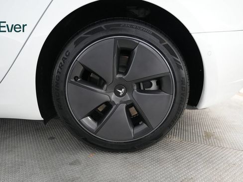 Used 2021 Tesla Model 3 Standard Range Plus RWD image 9