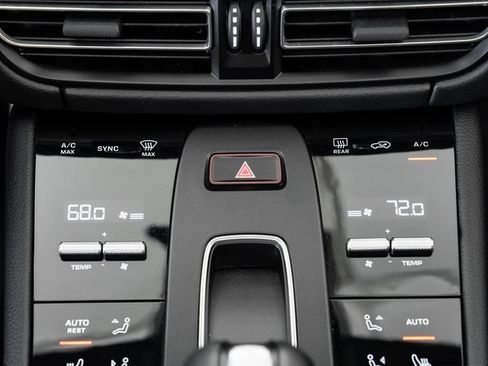 Used 2025 Porsche Macan image 20