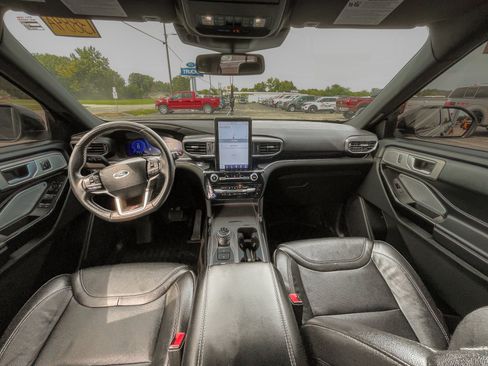 Used 2023 Ford Explorer ST w/ Equipment Group 401A AWD/4WD image 12
