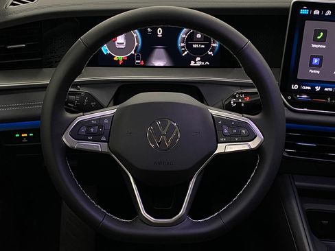 New 2025 Volkswagen Tiguan SE image 15