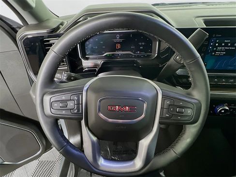 Used 2025 GMC Sierra 1500 Elevation image 11