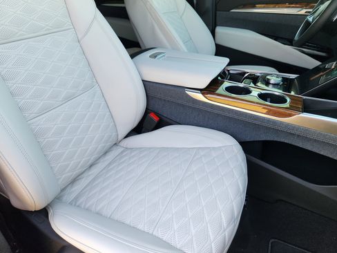 New 2025 Cadillac Escalade Sport Platinum w/ LPO, ONYX Package image 10