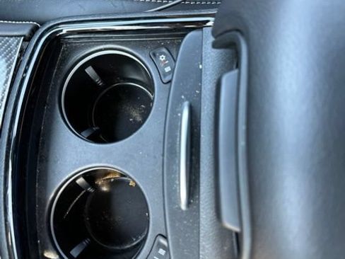 Used 2023 Chrysler 300 C RWD image 8