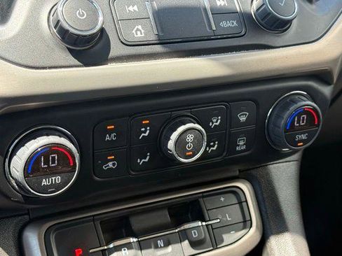 Used 2023 GMC Acadia Denali FWD image 11