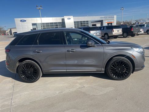 Used 2021 Lincoln Corsair Reserve w/ Equipment Group 201A image 8