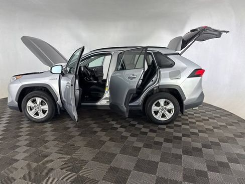 Used 2020 Toyota RAV4 XLE w/ Convenience Package AWD/4WD image 11