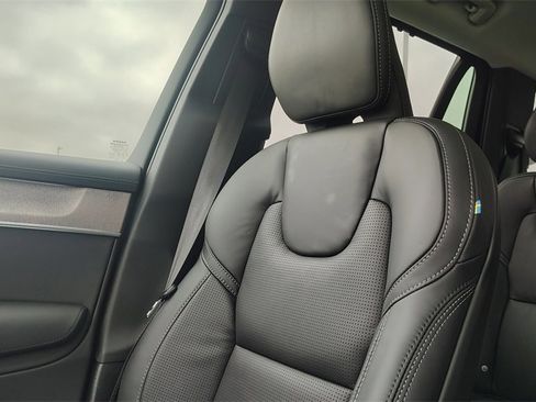 New 2026 Volvo XC90 B6 Ultra image 24