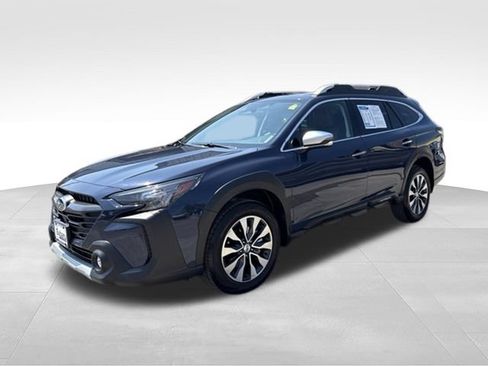 Used 2025 Subaru Outback Touring AWD/4WD image 3