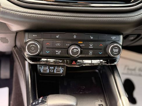 Used 2022 Dodge Durango GT AWD/4WD image 34
