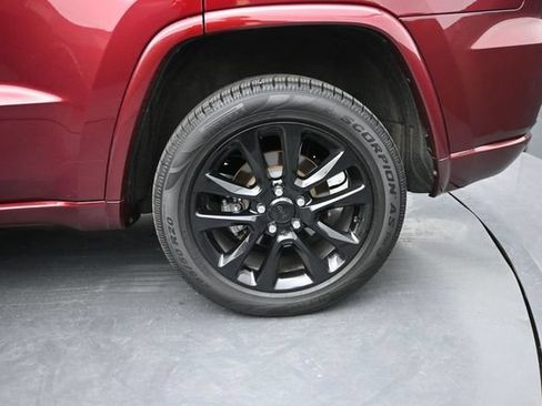 Used 2020 Jeep Grand Cherokee Altitude AWD/4WD image 40