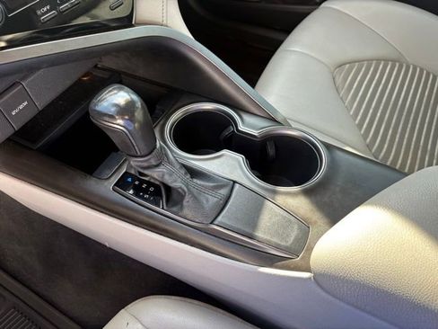 Used 2021 Toyota Camry SE image 19