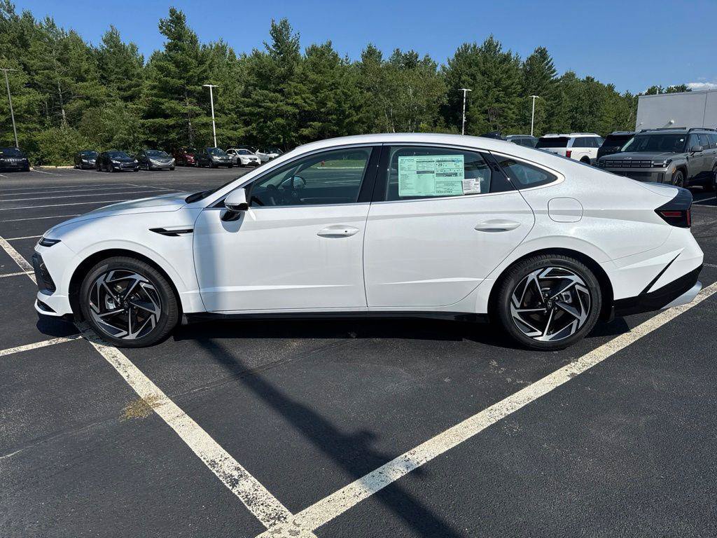 New 2026 Hyundai Sonata SEL FWD image 3