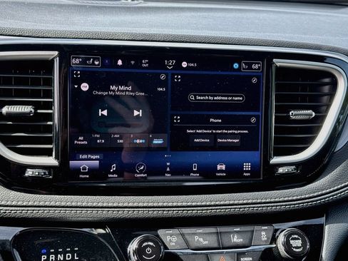 Used 2024 Chrysler Pacifica Limited FWD image 13