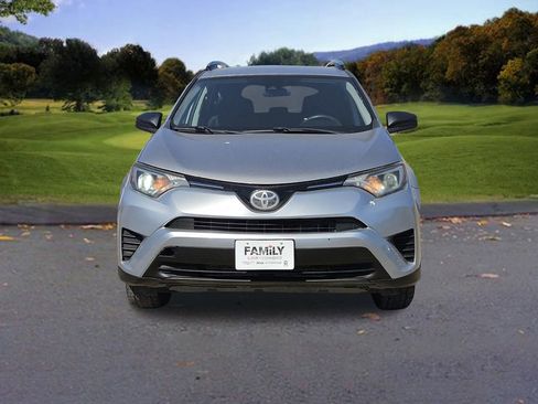 Used 2017 Toyota RAV4 LE image 2