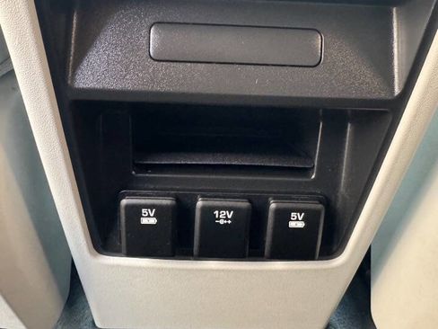 Used 2017 Land Rover Discovery Sport SE AWD/4WD image 22