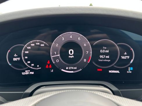 Used 2025 Porsche 911 Carrera image 7