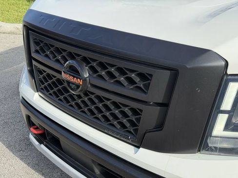 Used 2021 Nissan Titan PRO-4X w/ Pro-4x Convenience Package AWD/4WD image 6