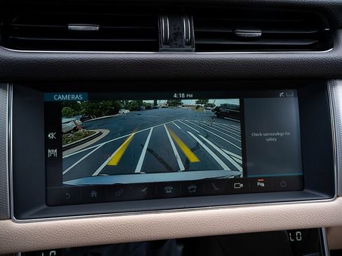 Used 2020 Jaguar XF Premium RWD image 37
