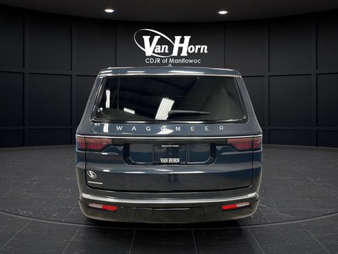Used 2023 Jeep Wagoneer 4WD image 6