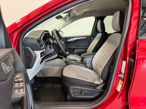 Used 2023 Ford Escape Active w/ Tech Pack #2 AWD/4WD image 17