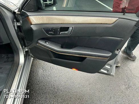 Used 2010 Mercedes-Benz E 350 4MATIC Sedan image 18
