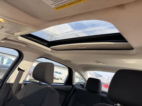 Used 2018 Ford Focus SEL image 21