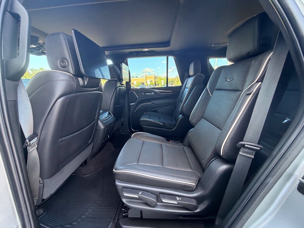 Used 2023 Cadillac Escalade Premium Luxury w/ Performance Package RWD image 16