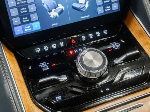 Certified 2023 Jeep Grand Wagoneer Series II w/ Premium Group II AWD/4WD image 21